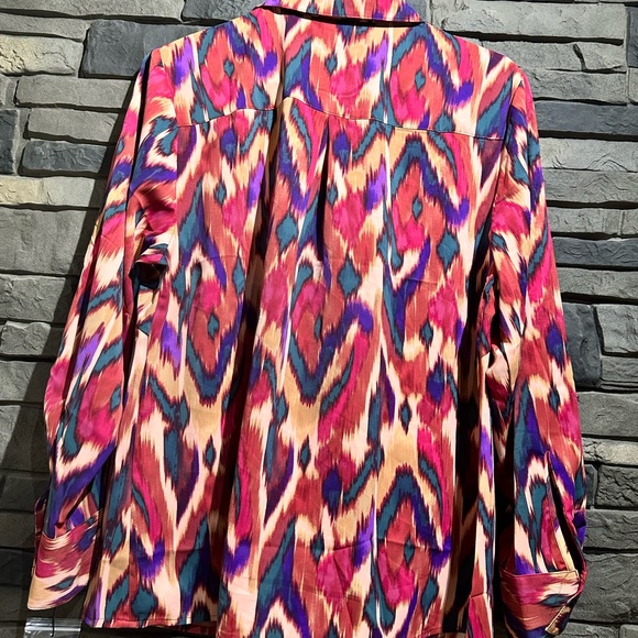 Colorful Abstract Patterned Blouse - Picture 4 of 9
